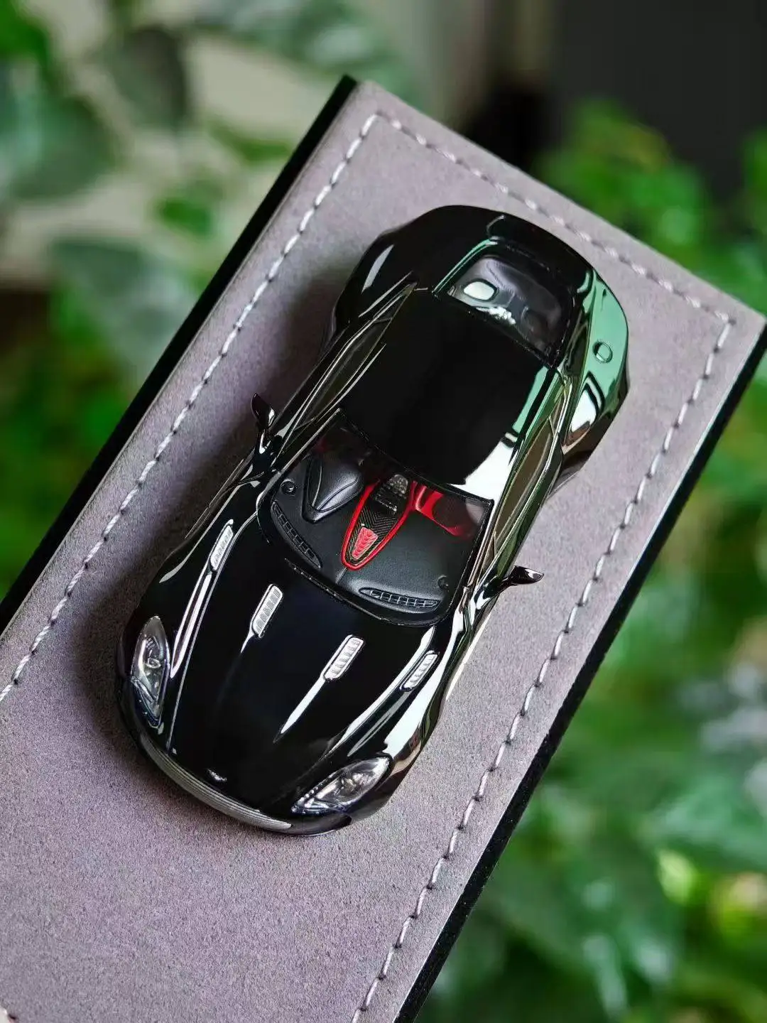Échelle 1:64, Aston Martin One77 édition limitée, nouveau produit en stock, modèle de voiture miniature réaliste en résine, modèle de collection.