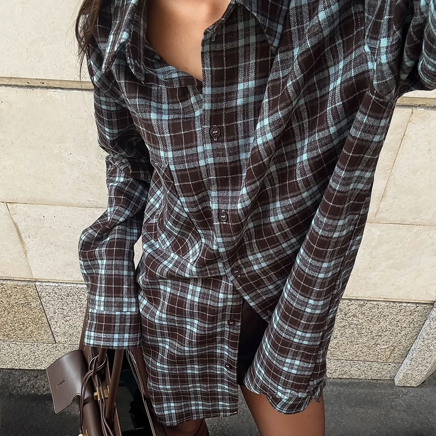 

Linad Vintage Plaid Turn Down Collar Blouse Woman Street Chic Check Button Up Shirts Female Casual Long Sleeve Tops 2025 Autumn