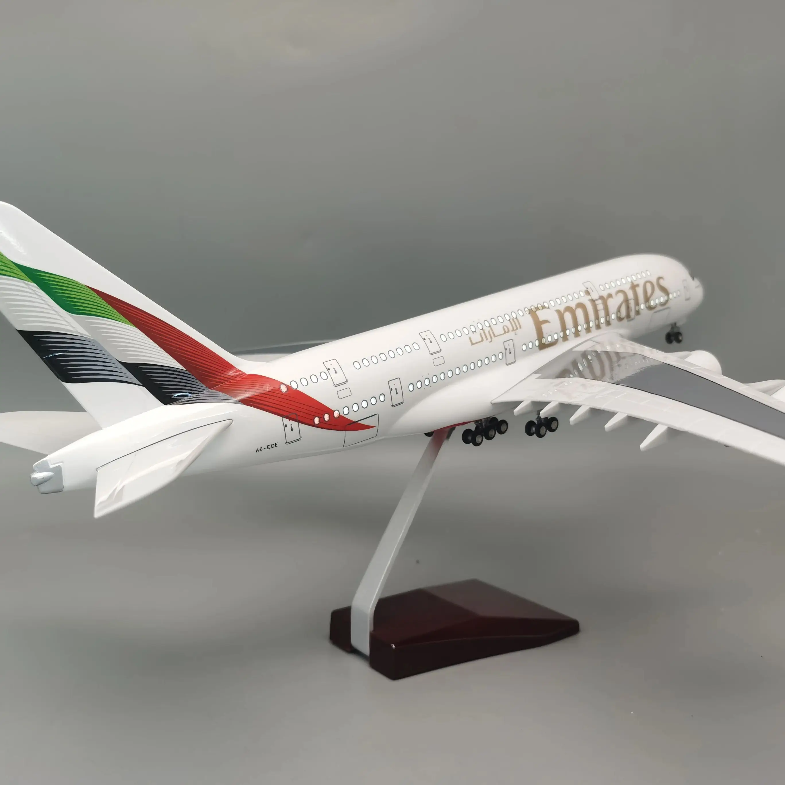 47CM 1:160 Scale Airbus A380 New Emirates Airlines Aircraft Model Die-casting Machine Souvenir Decoration Collected Gift