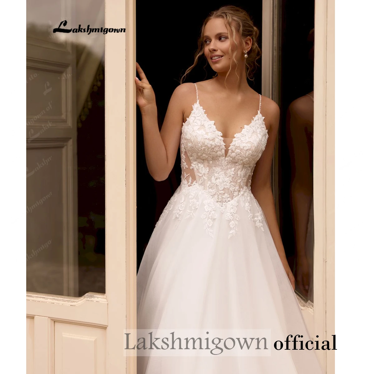 Lakshmigown Strandhochzeitskleider mit Perlen, Spitzenapplikationen, sexy Brautkleider aus Tüll im Boho-Stil, Spaghettiträger, nach Maß gefertigt – Detail 7