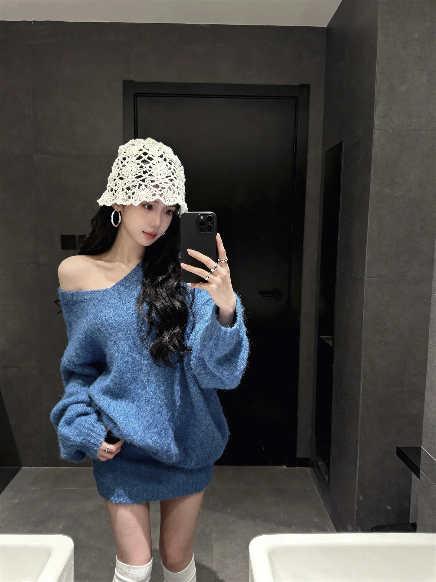 

Blue Knitted Sweater Set Women's Autumn Winter Pure Desire Slant Shoulder Long Sleeve Casual Short Skirt Two-Piece Set
