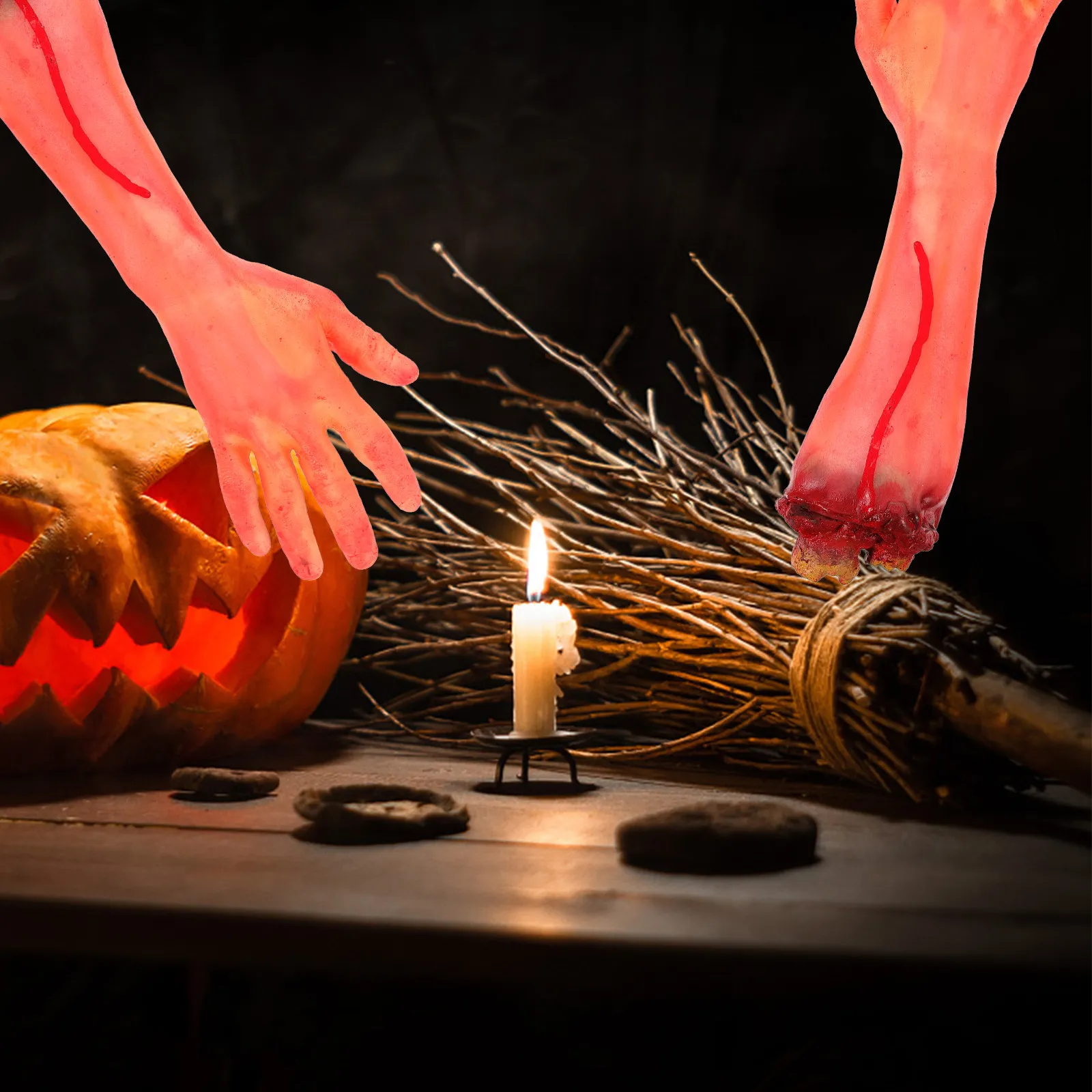 

2 шт. Ужасающие искусственные отрубленные руки-реквизит из безопасного премиум-материала, декор для Хэллоуина, страшные сломанные руки для вечеринок и домов с привидениями