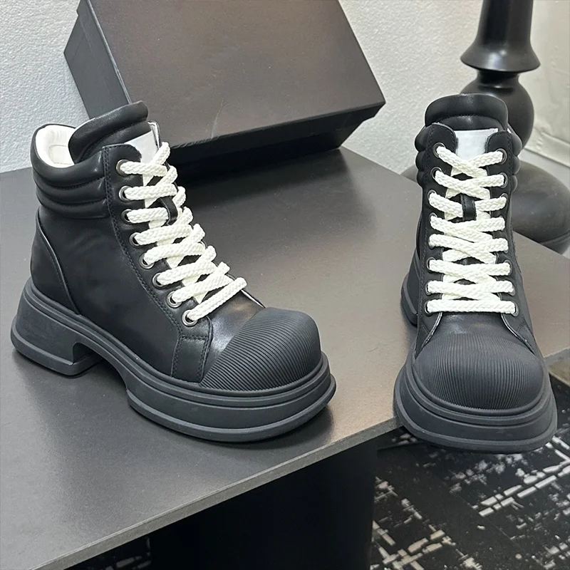 

High quality College style 2025 new women's lace-up short boots, casual and fashionable, made of cowhide fabric 25080550