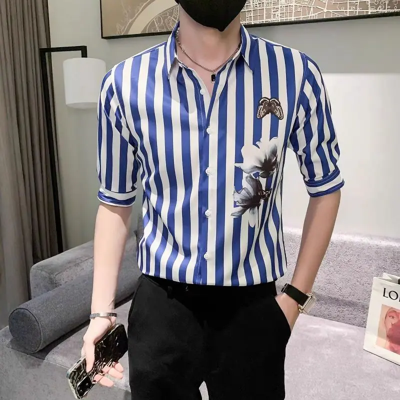 2023 New Summer Trend No Iron Anti Wrinkle Slim Fitting Korean Version Lapel Stripe Print Medium Sleeve Handsome Men\'s Shirt