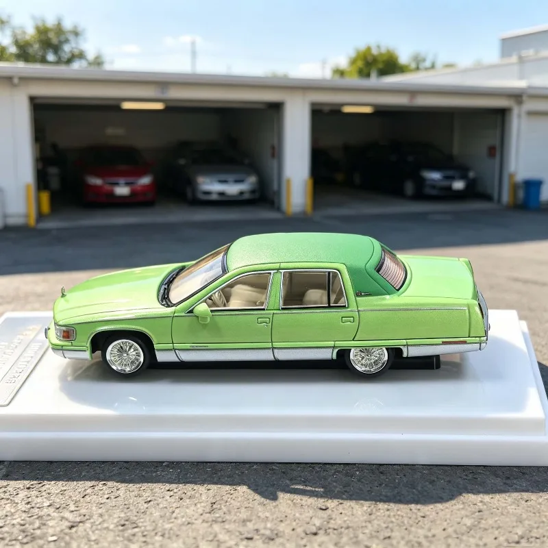 1:64 Wood West Coast Shanghai Exhibition Edition Alloy Simulation Vehicle Model, Boy Toy Gift, Room Collection Decoration Item