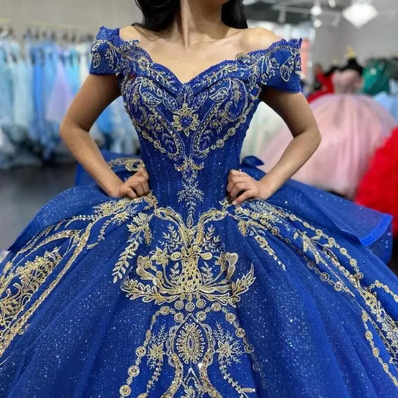 Treasure Blue Gorgeous Princess 15 Abiti Quinceanera Glitter con spalle scoperte Applique di cristallo Perline Cattedrale Treno Prom Lace UP