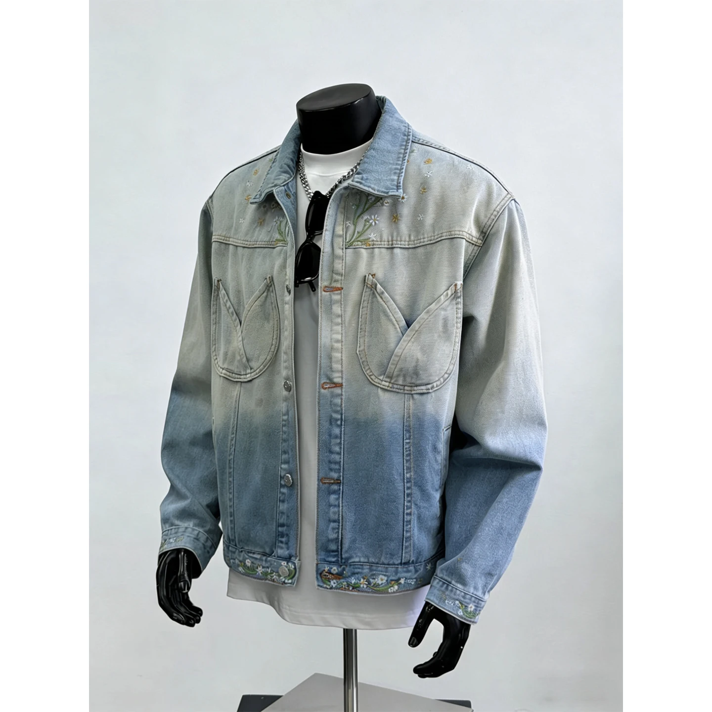 

Мужская джинсовая куртка с вышивкой, повседневный уличный стиль, модный дизайн, весенний сезон, длинный рукав, отложной воротник