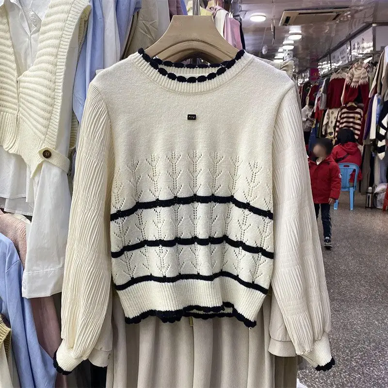 

Sweet and Sweet Chiffon Sleeve Splicing Hollow Knitted Shirt for Women's New Versatile and Fake Two Piece Women's Outerwear Top