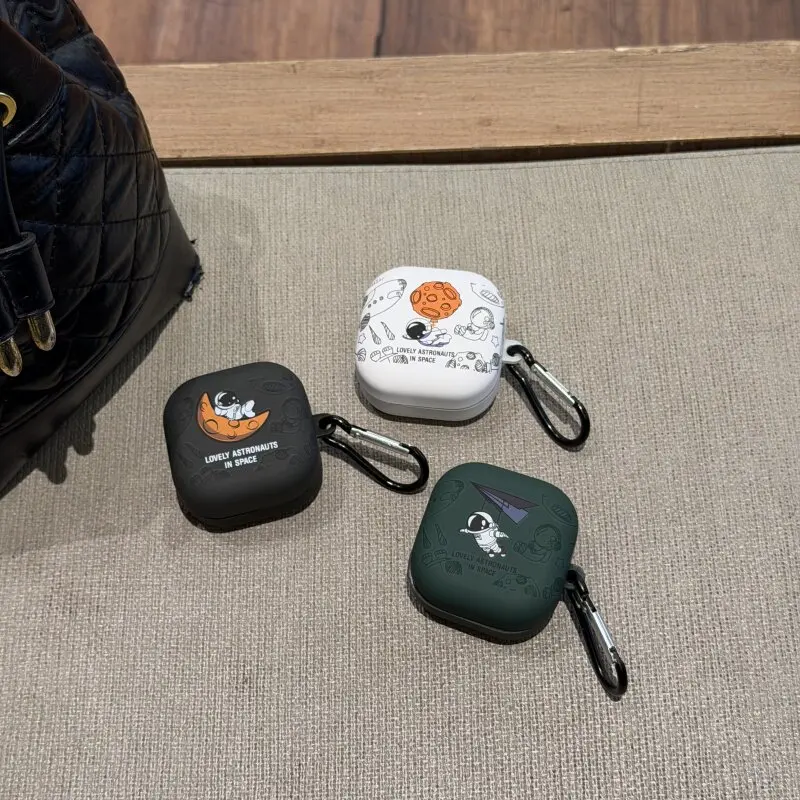 

Astronaut Space Moon Earphone Soft Case for Samsung Galaxy Buds 4 Pro Headphone Cover for Samsung Galaxy Buds 4 with Hook