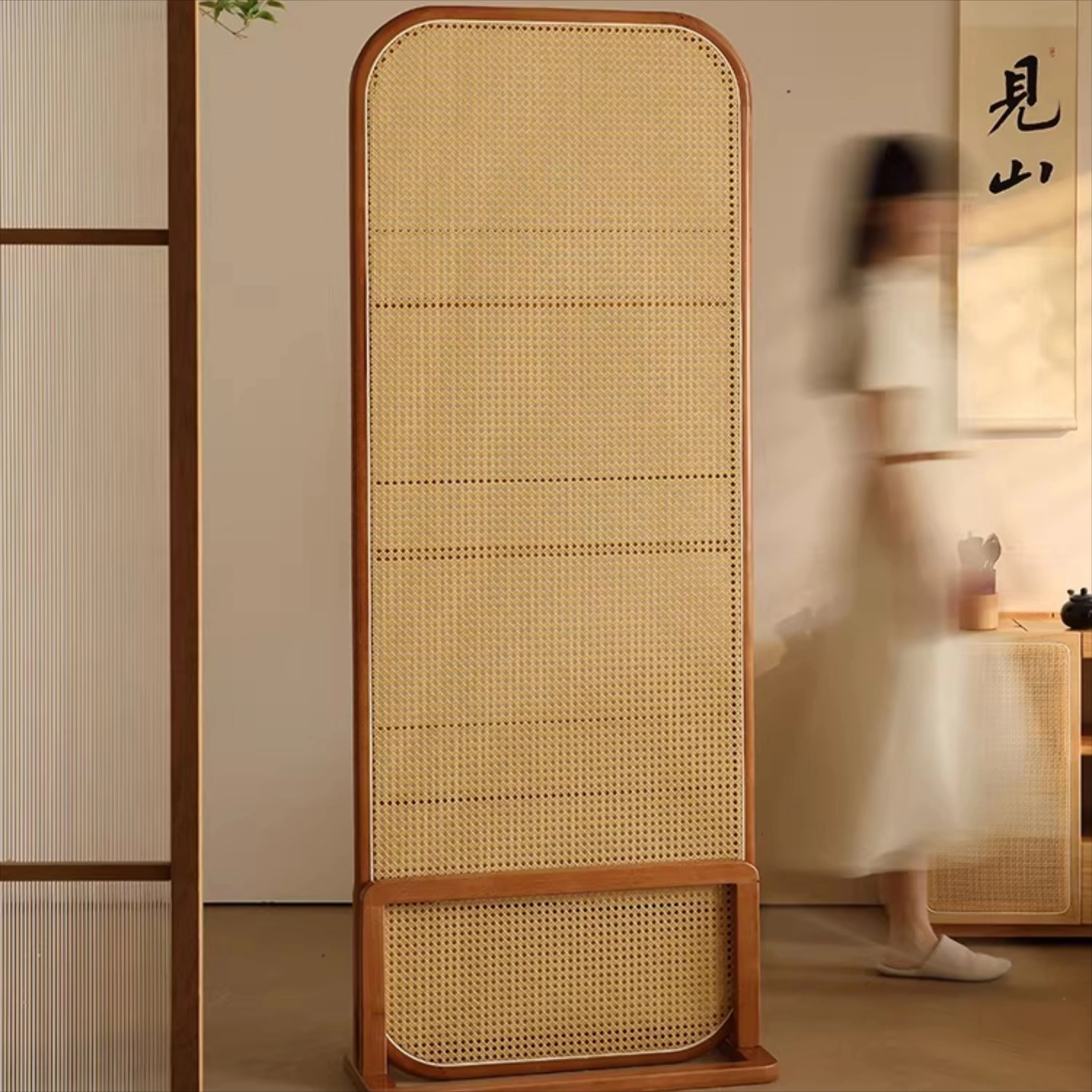 

Китайская ширма-перегородка из массива дерева для веранды, разделитель для дивана, полка для ротанговых изделий