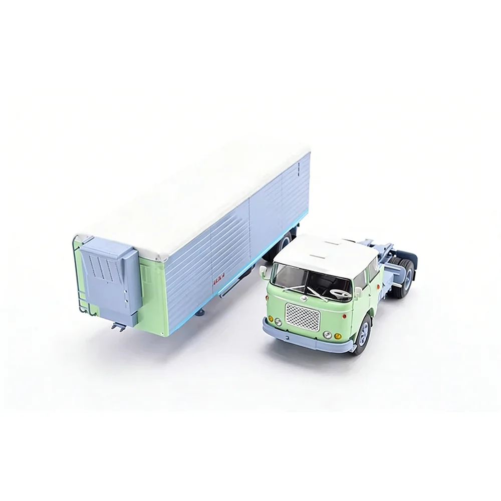 Die-cast 1:43 Scale Skoda 706 Refrigerated Tractor Truck