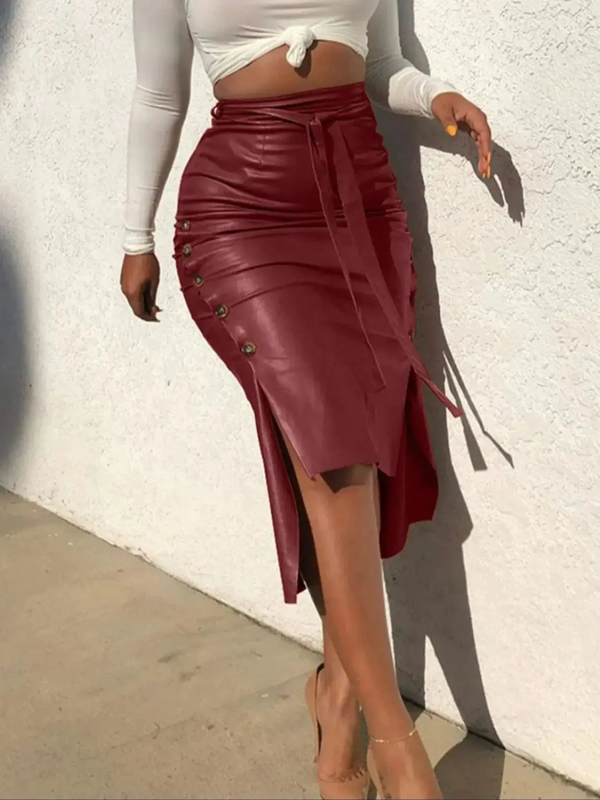 

Mode Nieuwe Vrouwen Faux Leather Midi Rok Hoge Taille Knop Trim Slim Effen Kleur Spleet Bodycon Potlood Rok Met Riem