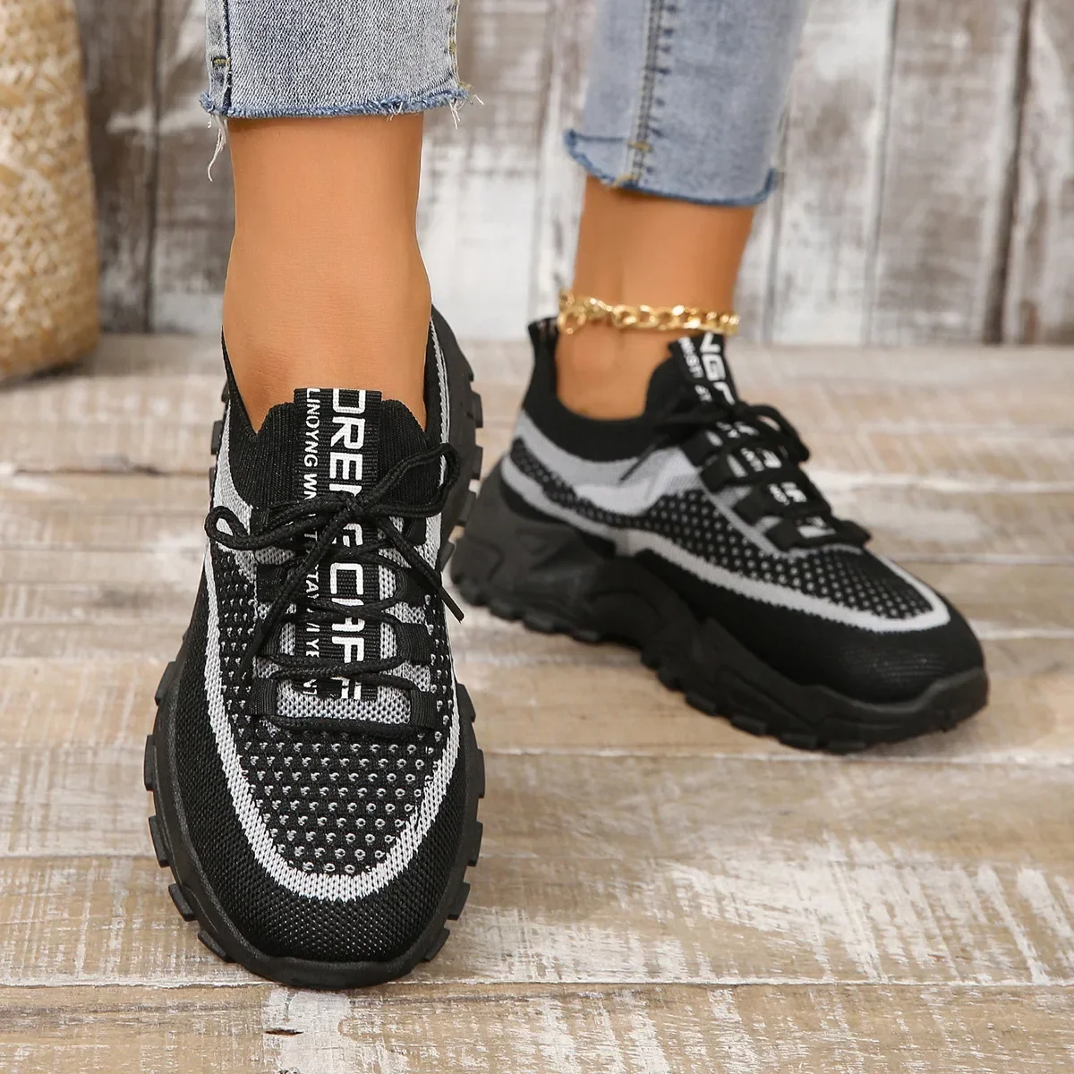 Fashion New Little White Shoes Mesh Breathable Sports Shoes Retro Colored Mesh Lacing Casual Shoes Increase Height 2024