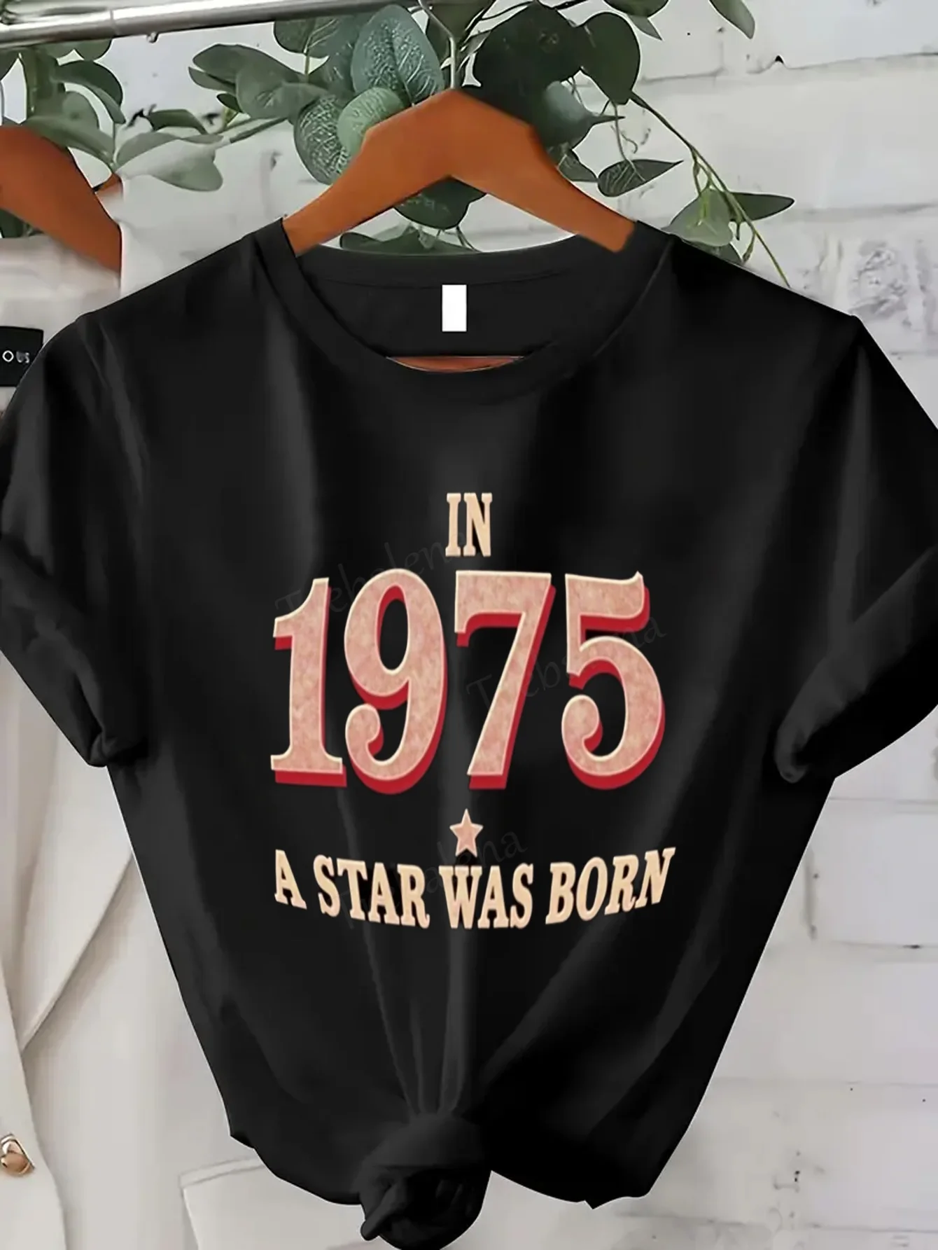 

Women T-shirt Vintage 1975 Star Born T-Shirt for Women, Retro Birthday Gift