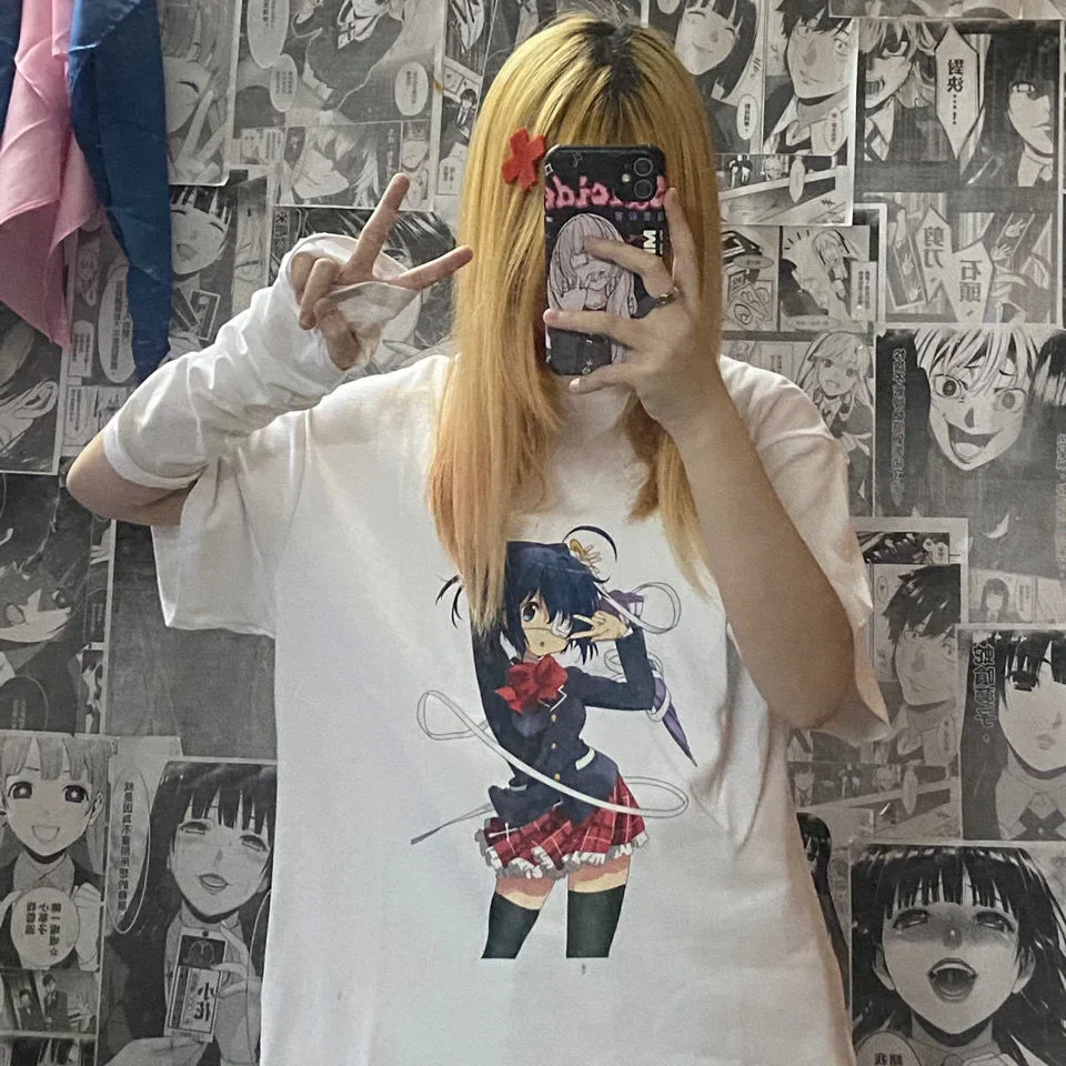 Camiseta creativa de Anime de mosaico para mujer, camiseta informal para el día de fiesta, camisetas de Anime para mujer, Harajuku, camiseta gráfica