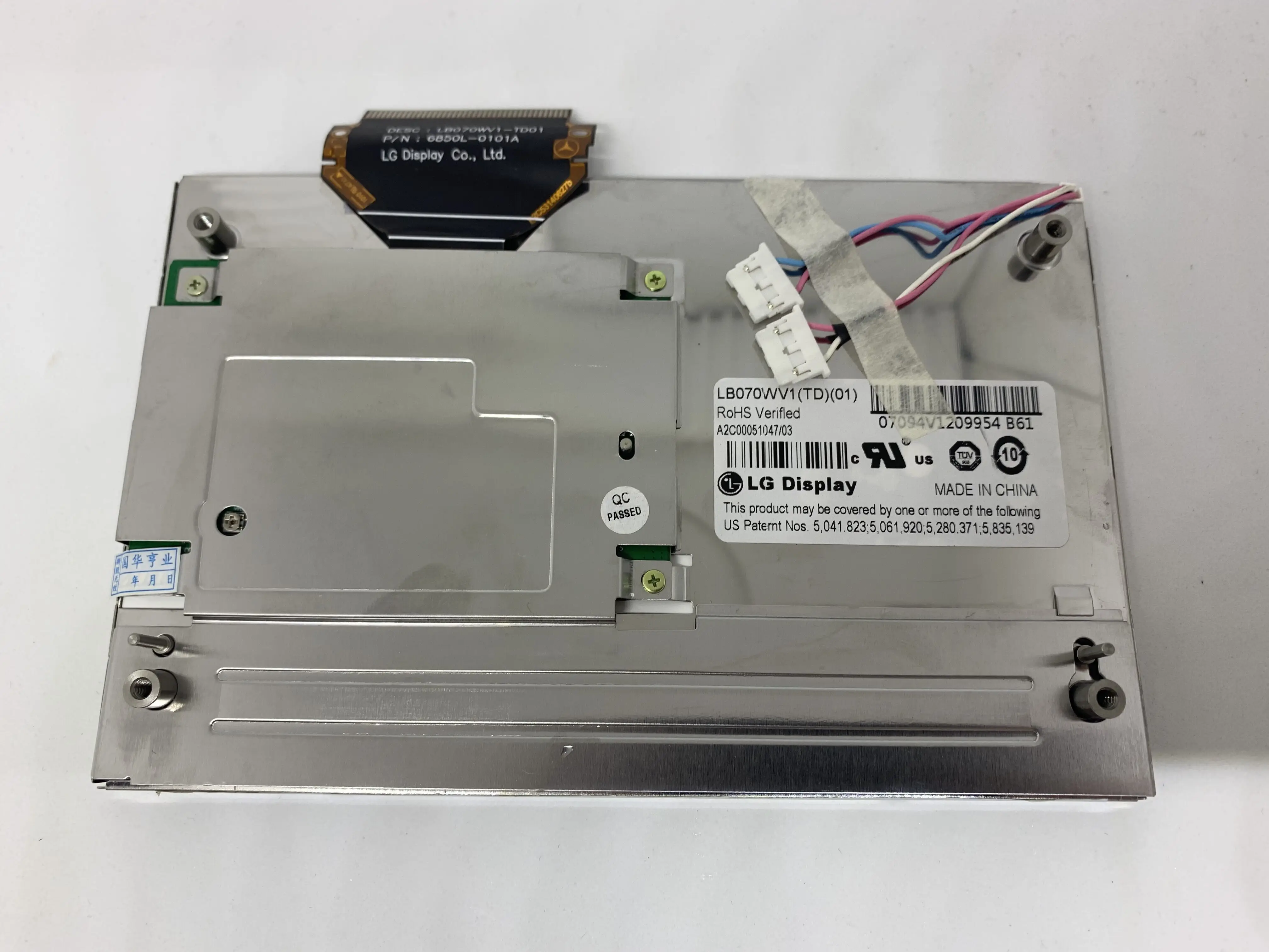 TD 01 – Nowoczesny 7-calowy ekran LCD do Mercedes W204 i GLK: Przegląd i Praktyczne Wskazówki Użytkownika
