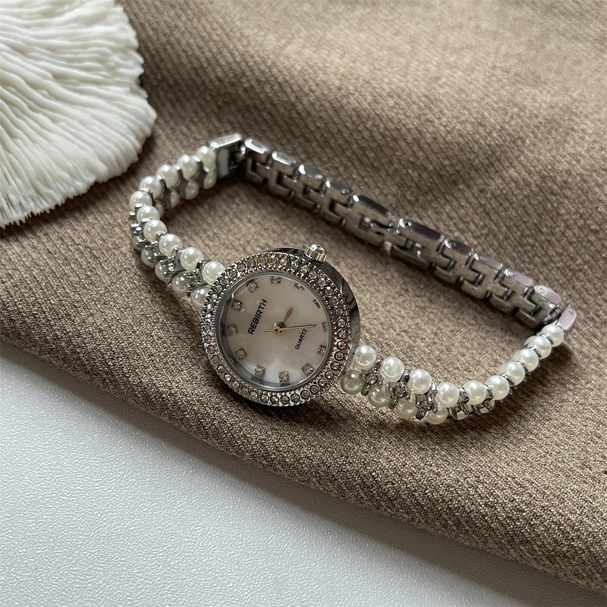 Vintage bracelet watch for women, French light luxury retro high-end ladies quartz watch, original ladies watch, female gift