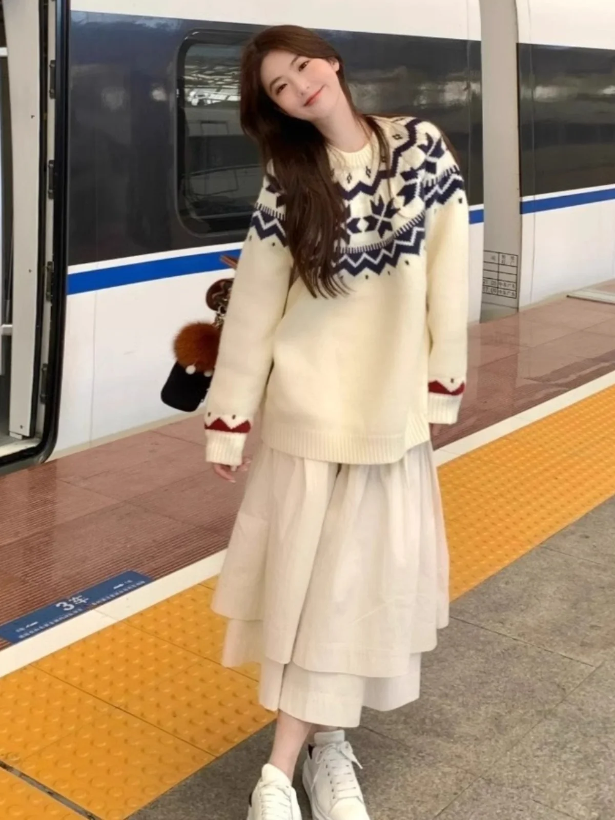 เสื้อไหมพรมถักทรงหลวมสำหรับผู้หญิง ฤดูใบไม้ผลิ ฤดูใบไม้ร่วง ปีใหม่ แขนยาว สไตล์ลำลอง เหมาะสำหรับใส่ไปทำงาน ฤดูหนาว