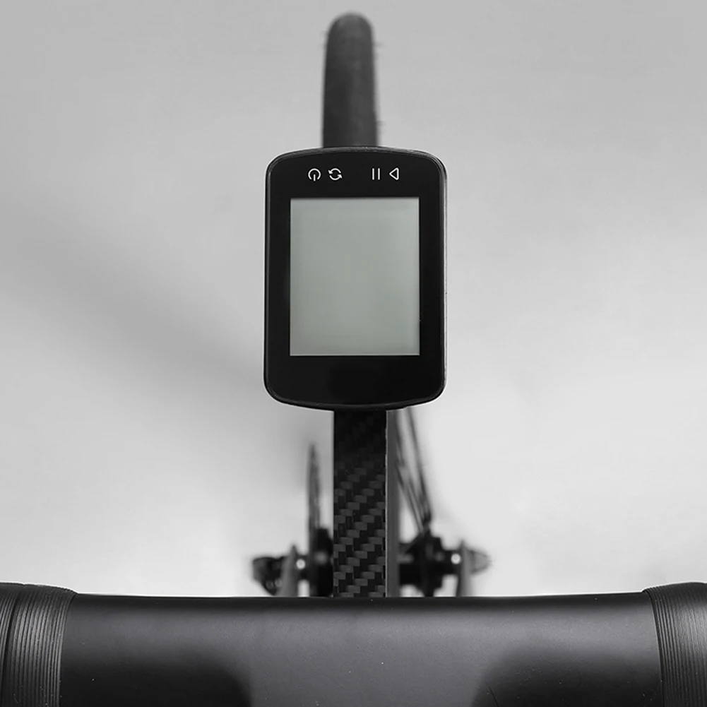 カーボンファイバー自転車コンピューターホルダー ユニバーサルロードバイクスピードメーターマウントホルダー サイクリングスピードメーターサポート ガーミン・ブライトン対応