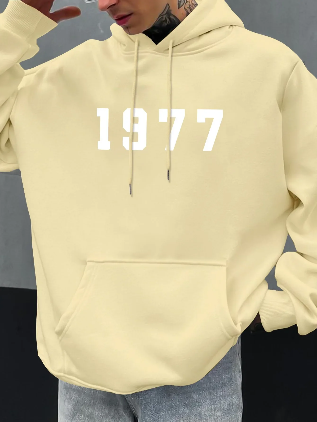 Hip-hop Style Men's Hooded Sweatshirt, Thickened and Warm Fleece, Classic 1977 Retro Number Print Men's Hooded Top - view 4