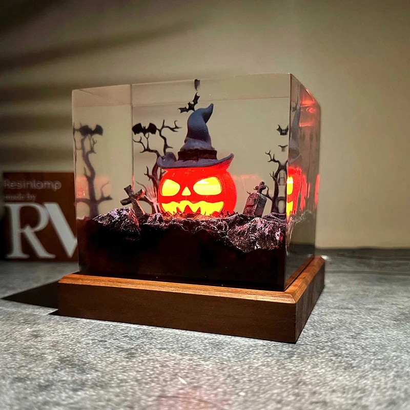 

Hallowmas Pumpkin Head Organism Resin Table Light Creactive Art Shocked Decoration Lamp Strange Terror Night Light USB Charge