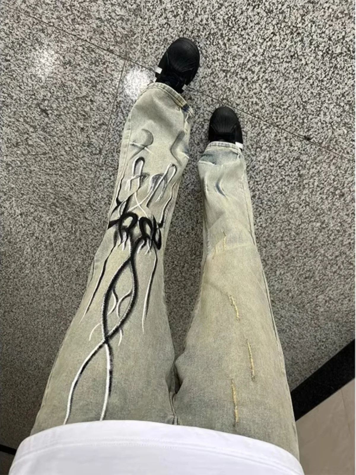 

Retro American Mud Yellow Denim Jeans Men Women Autumn Winter New Sle Flame Print Design Straight Knife Micro Flare Pants