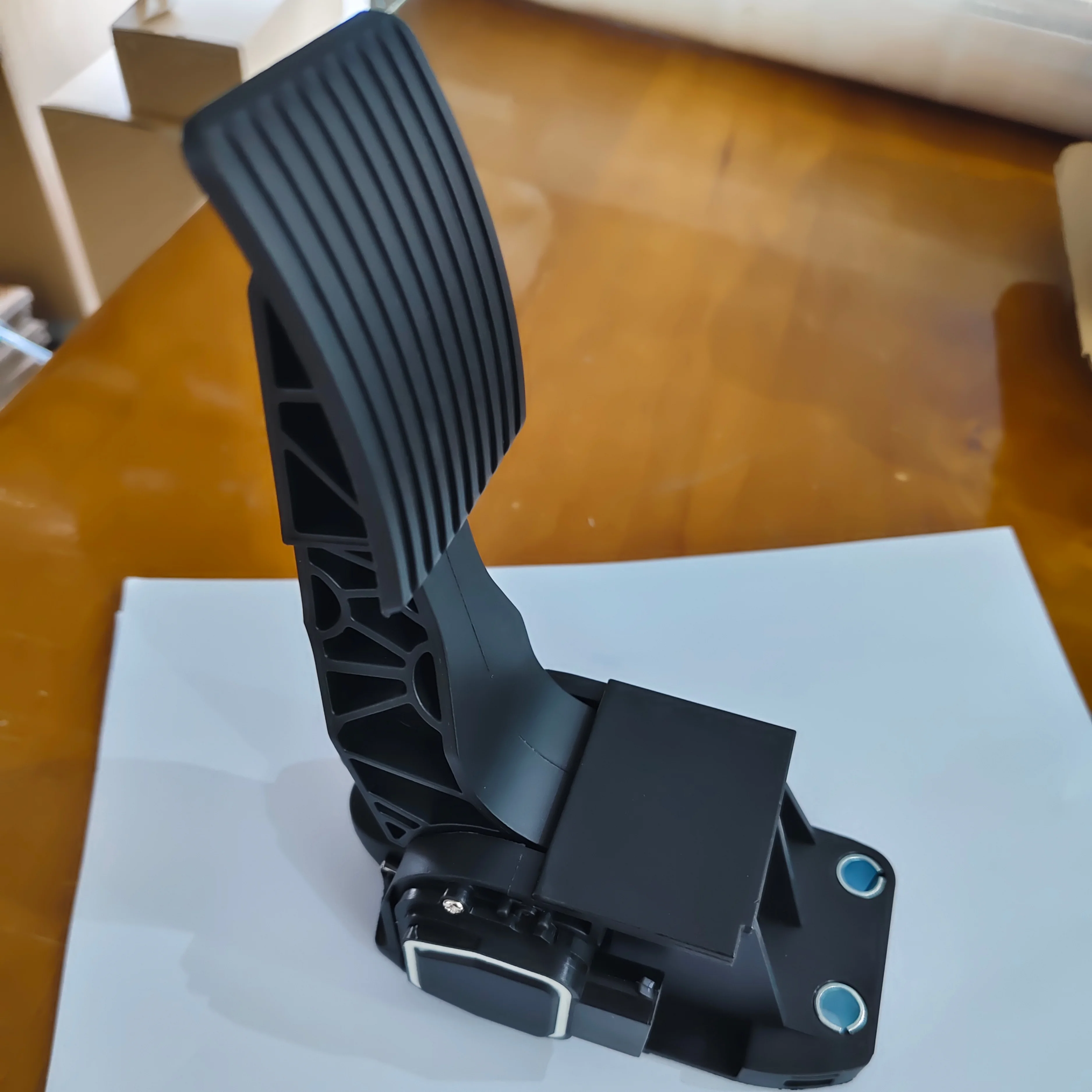 Truck Parts Accelerator Pedal for Mercedes Benz Truck Actros 9603000004 9403000004 5