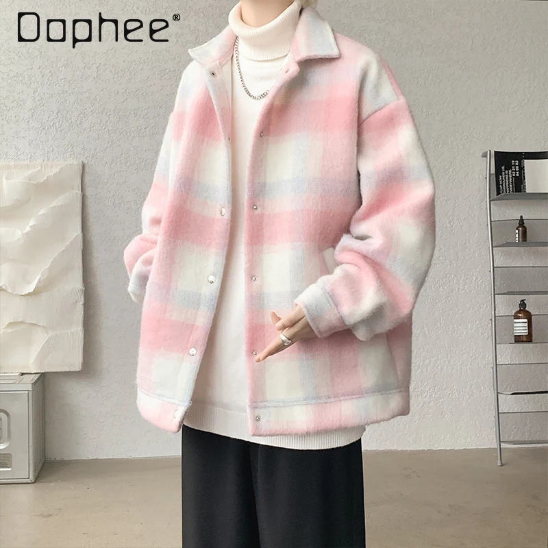 معطف صوف منقوش وردي عالي الجودة للرجال لخريف وشتاء 2025 رمادي فضفاض غير رسمي يومي بياقة مقلوبة وأكمام طويلة