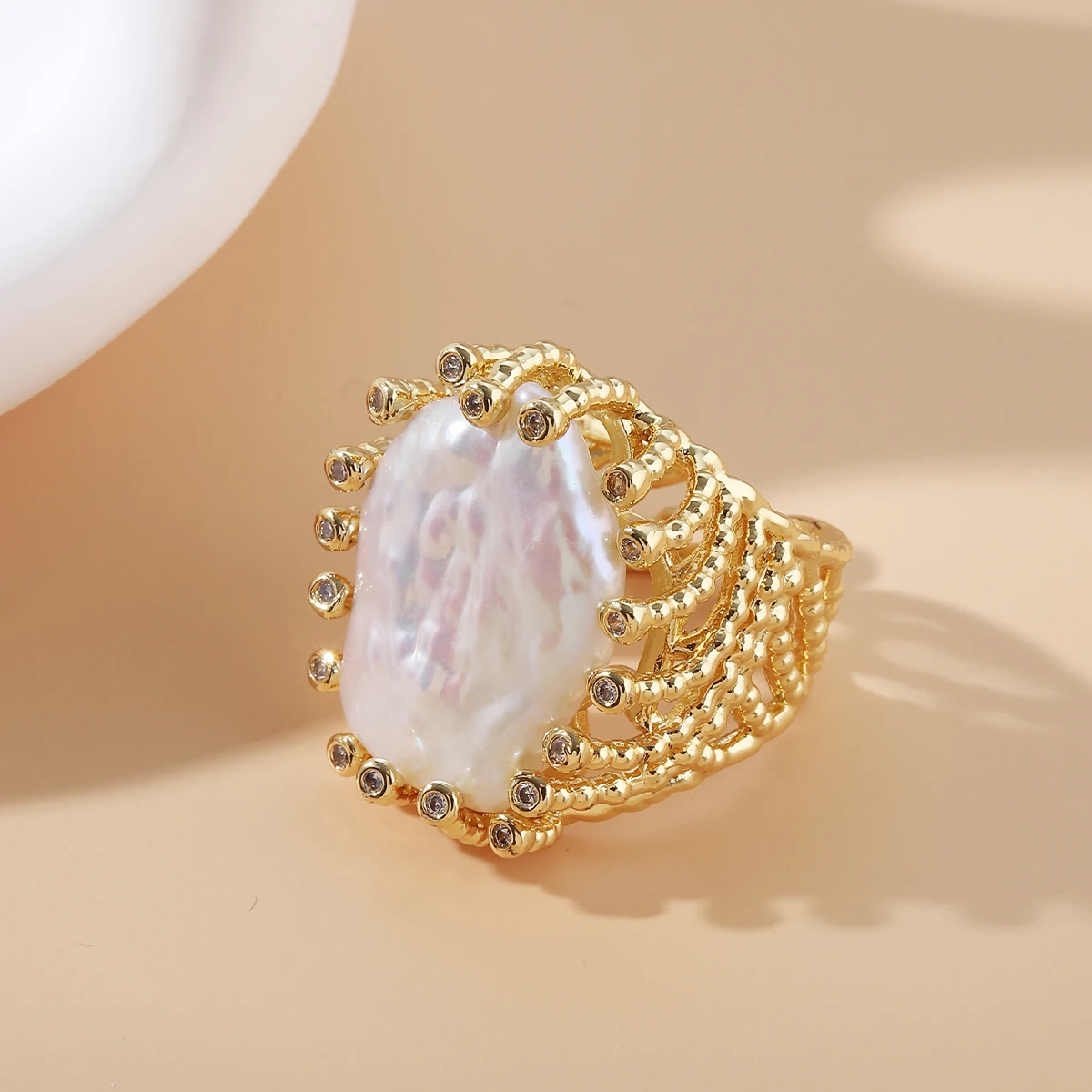 

Natural Freshwater Pearl Stainless Steel Gold Plated Ring Luxurious Fashion Baroque Pearl Gemstone Women Ring Parties Gatherings