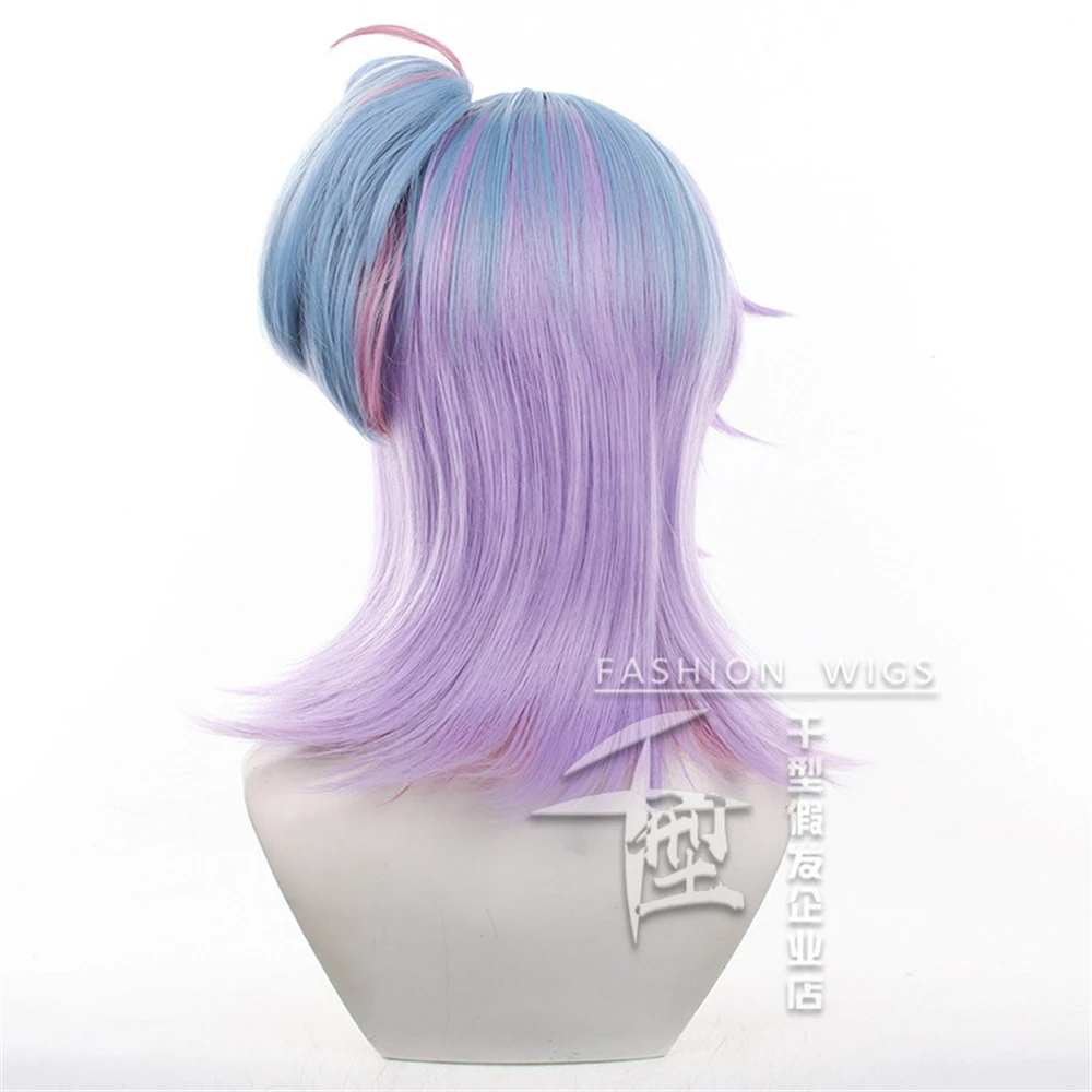 Buffy Cosplay Perücke 40 cm lang Game Identity V Parfümeur Vera Nair Lila Rosa Blau Hitzebeständige Kunsthaar Damen Perücke