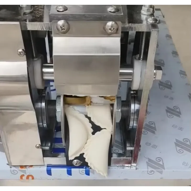 Factory Price Automatic Dumpling Making Machine Stainless Steel Samosa Pie Maker