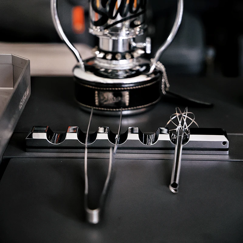 

Portable Aluminum Alloy Camping Tableware Holder, Polished Mirror Chopstick Rest, Premium Glamping Table Organizer