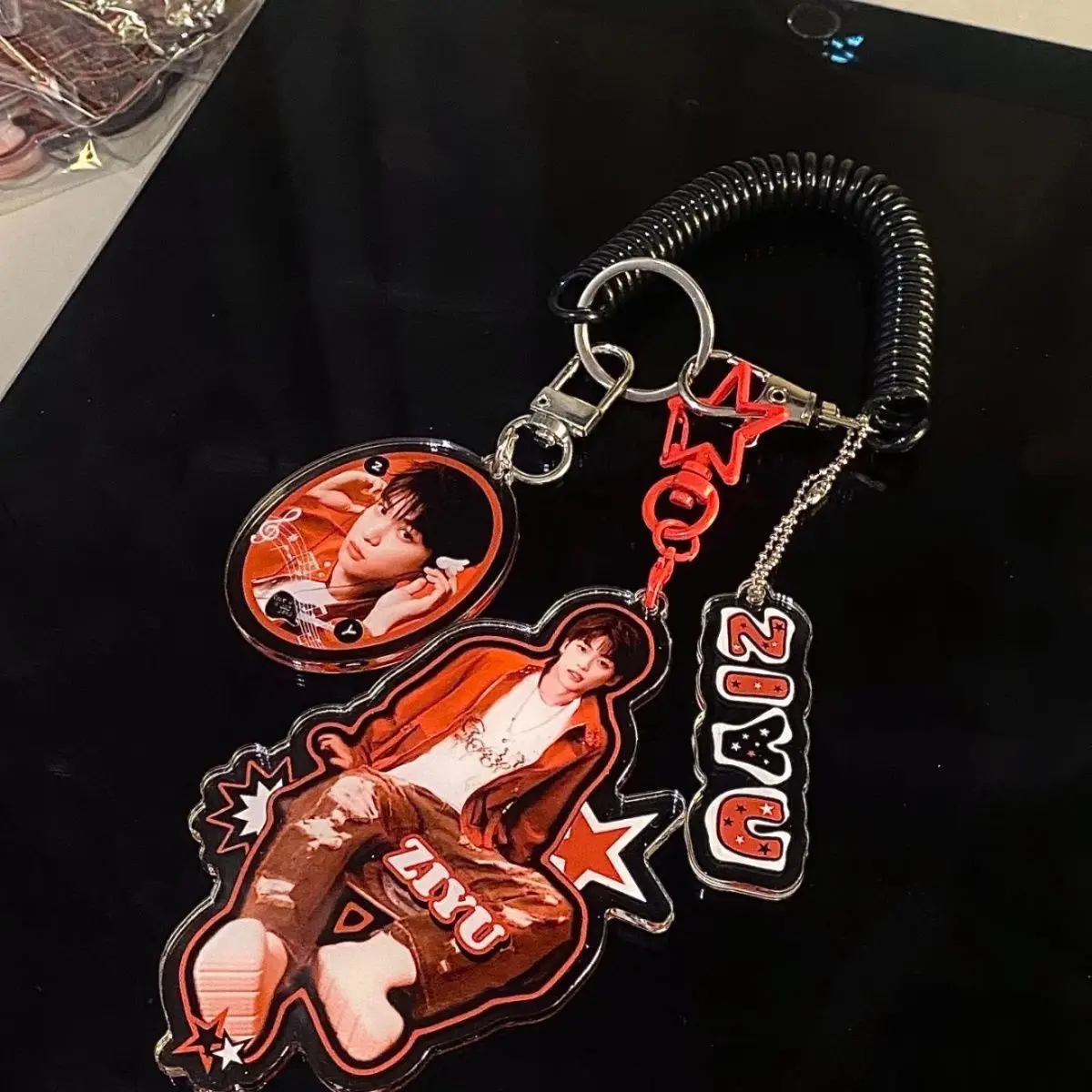 Neuer kreativer Acryl-Peripherie-Ziyu-Schlüsselanhänger „Reverse Love“ als Geschenk für Freunde