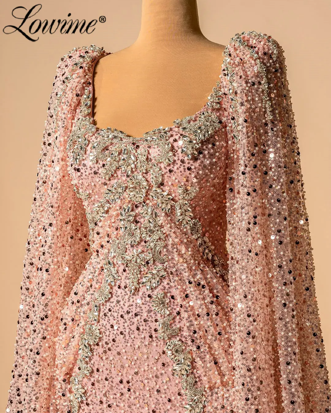 두바이 핑크 스쿱 넥 롱 케이프 맞춤형 아랍 스타일 반짝이는 크리스탈 비즈 장식 웨딩 파티 이브닝 드레스