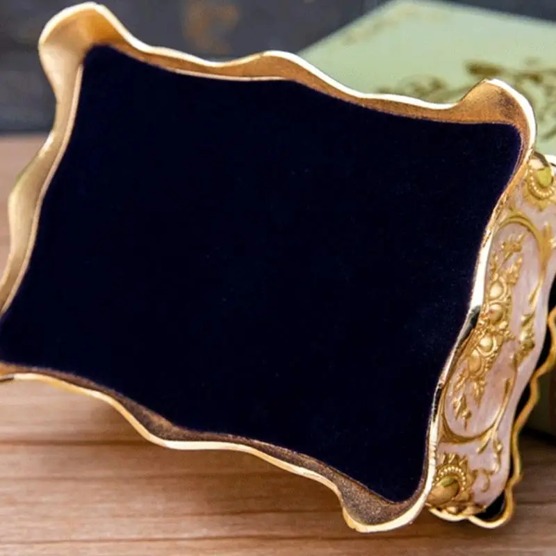 31BB Romance Themed Jewelry Organizers Crafted From Sturdy Alloy With Plush Interior Protective