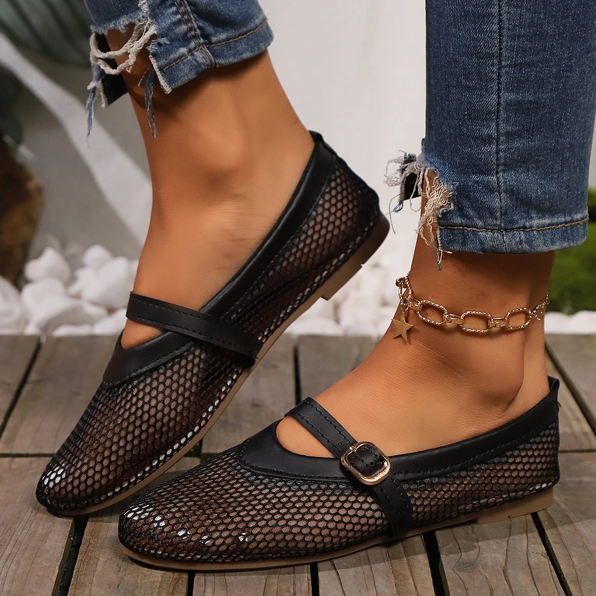 Fashion Women Low Heel Barefoot Elegant Flats White Beach Shoes Comfort Retro Female Loafers Summer Mesh Hollow Shallow Sandals