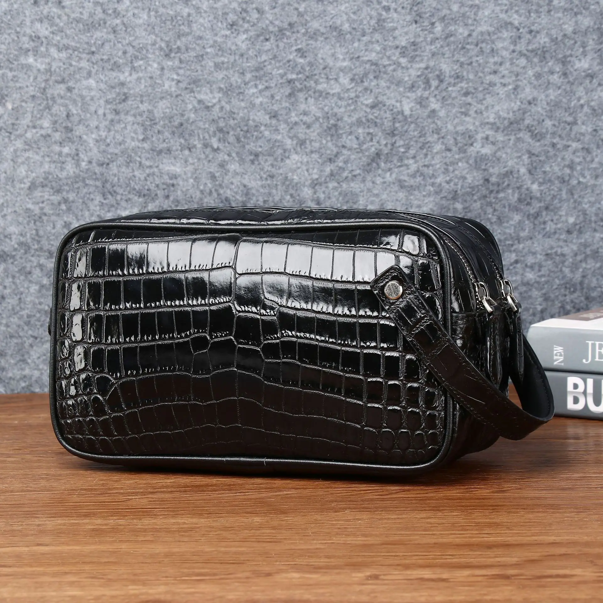 

New Crocodile Belly Pattern Men's Handbag Large Capacity Toilet Bag High Quality Double Zipper Handbag Men's Bag Trendy