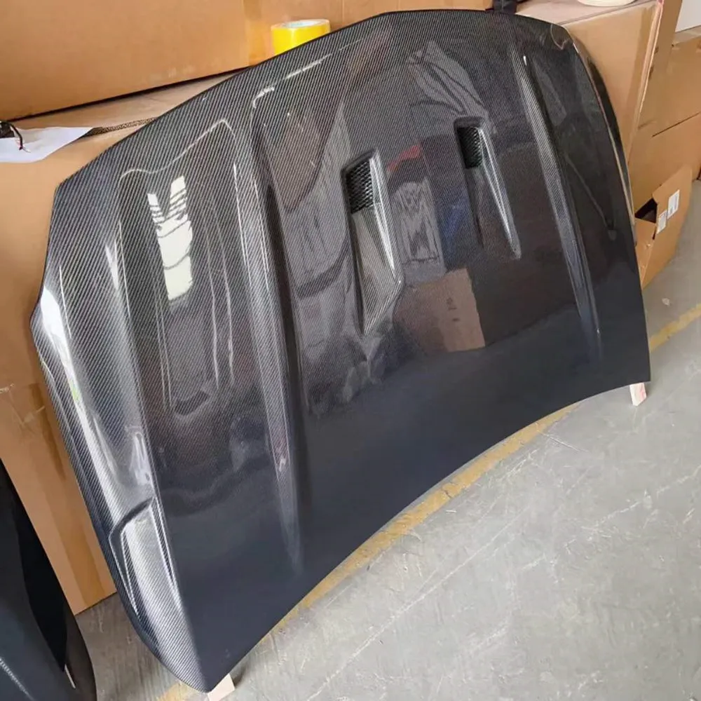 غطاء محرك السيارة من ألياف الكربون الحقيقية لـ W176 a Class 2014-2018 مع غطاء محرك بنمط الثقوب غطاء محرك من ألياف الكربون