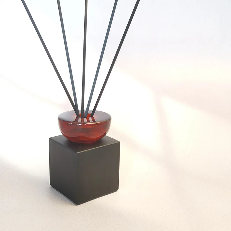 High-Quality Aromatherapy Glass Jars with Resin Lid and Sticks for Hotel Beauty Salon Homestay Reed Oil Aroma Refill Dispensers