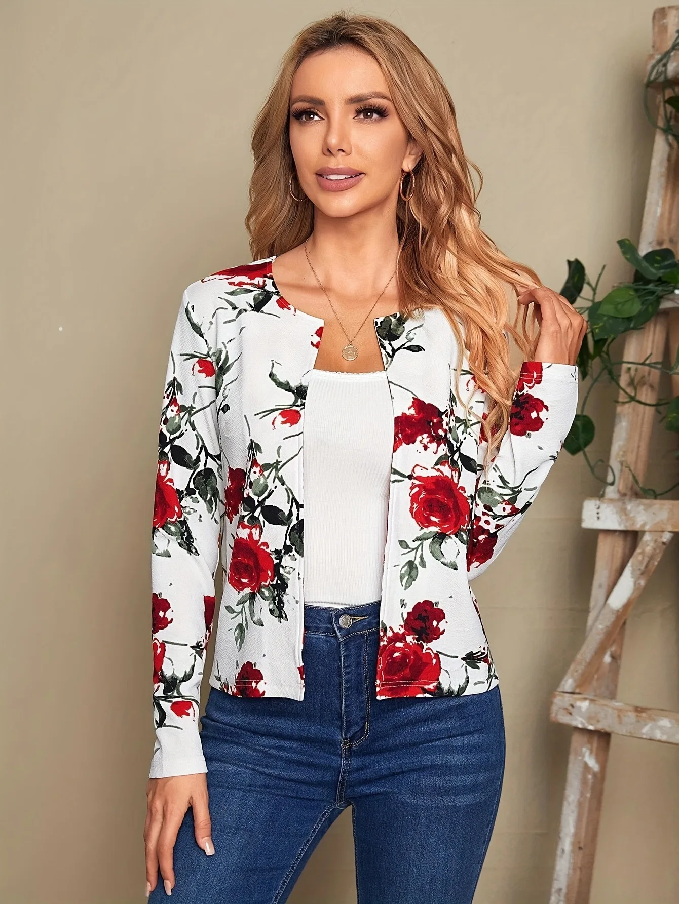 Terno pequeno impresso para mulheres, jaqueta com senso de luxo, blusa fina e curta, estilo de deslocamento, novo, elegante, verão