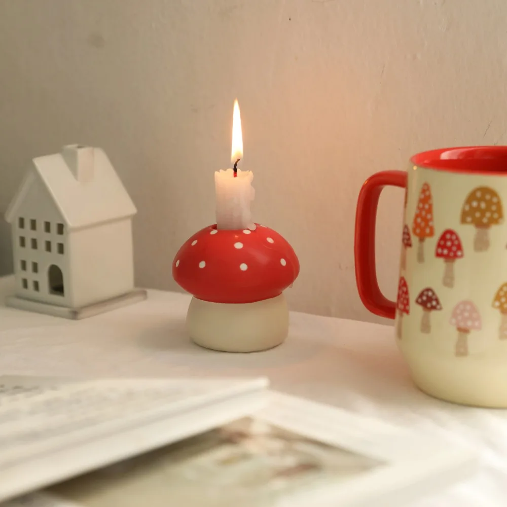 

Nordic Ins Hand-painted Mushroom Ceramic Candlestick Ornaments Living Room Bedroom Candlestick Crafts Wedding Table Decoration