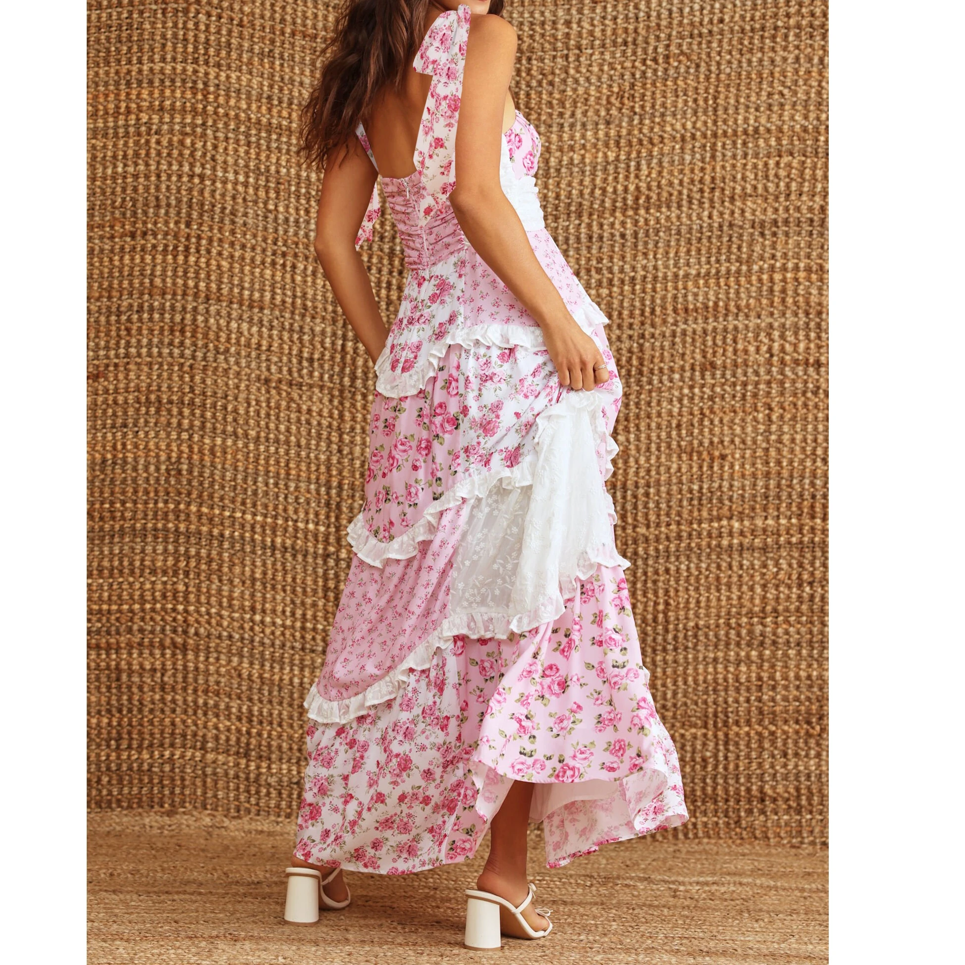 Abito da donna senza maniche in pizzo patchwork floreale con scollo a V profondo, cravatta con spalle scoperte, abito lungo con volant a strati