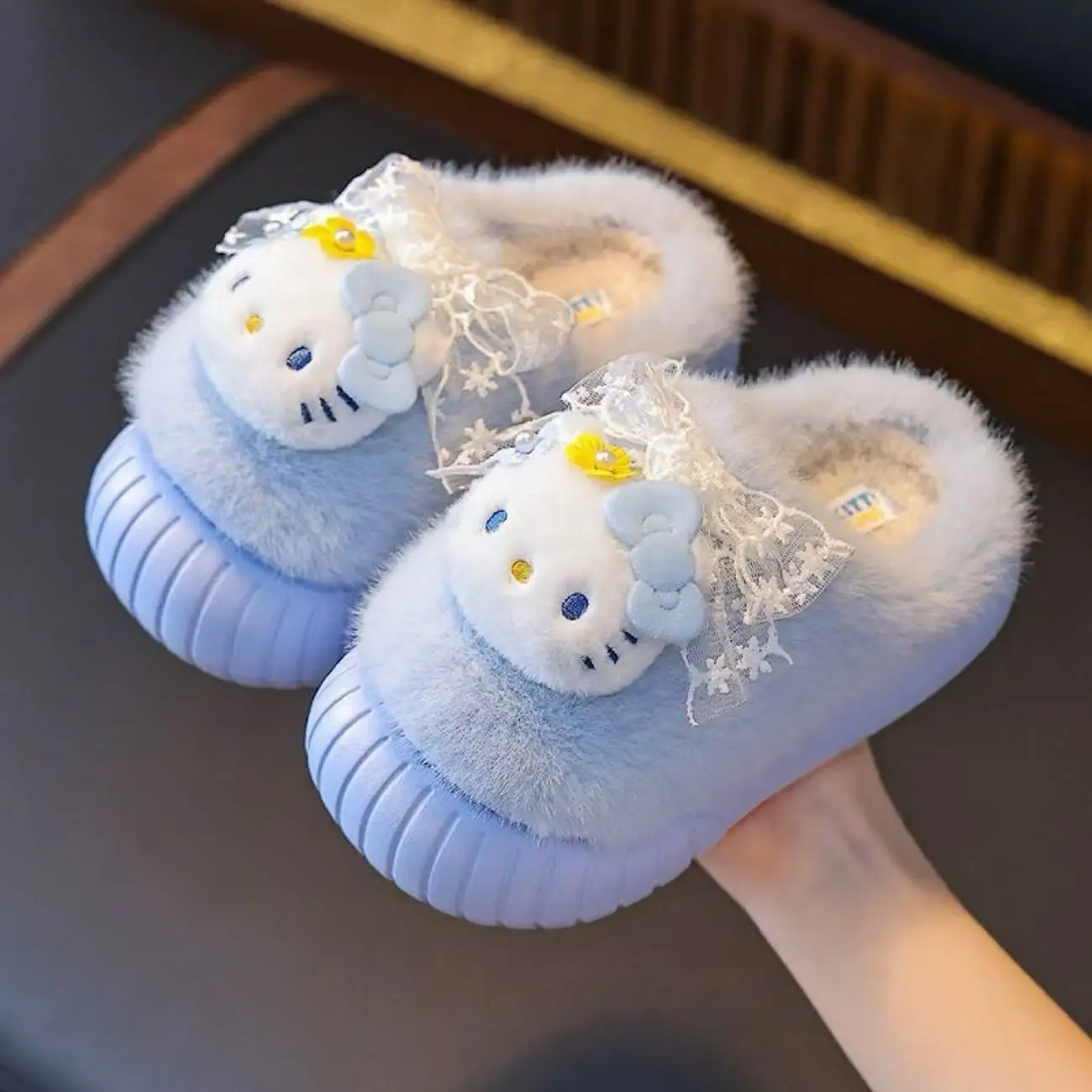 

drop shipping r‌eal picture 2025 new autumn winter comfortable hello kitty Kuromi cartoon child children's warm cutton slippers