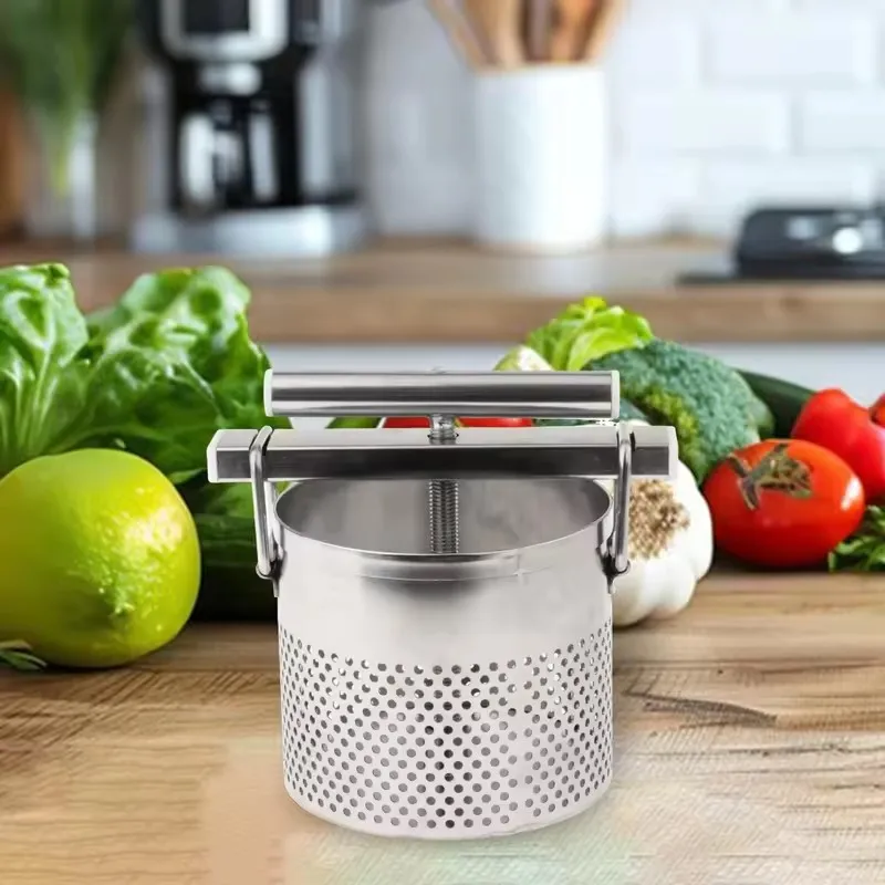 Stainless Steel Handheld Dumpling Maker for Quick and Simple Vegetable Filling Preparation