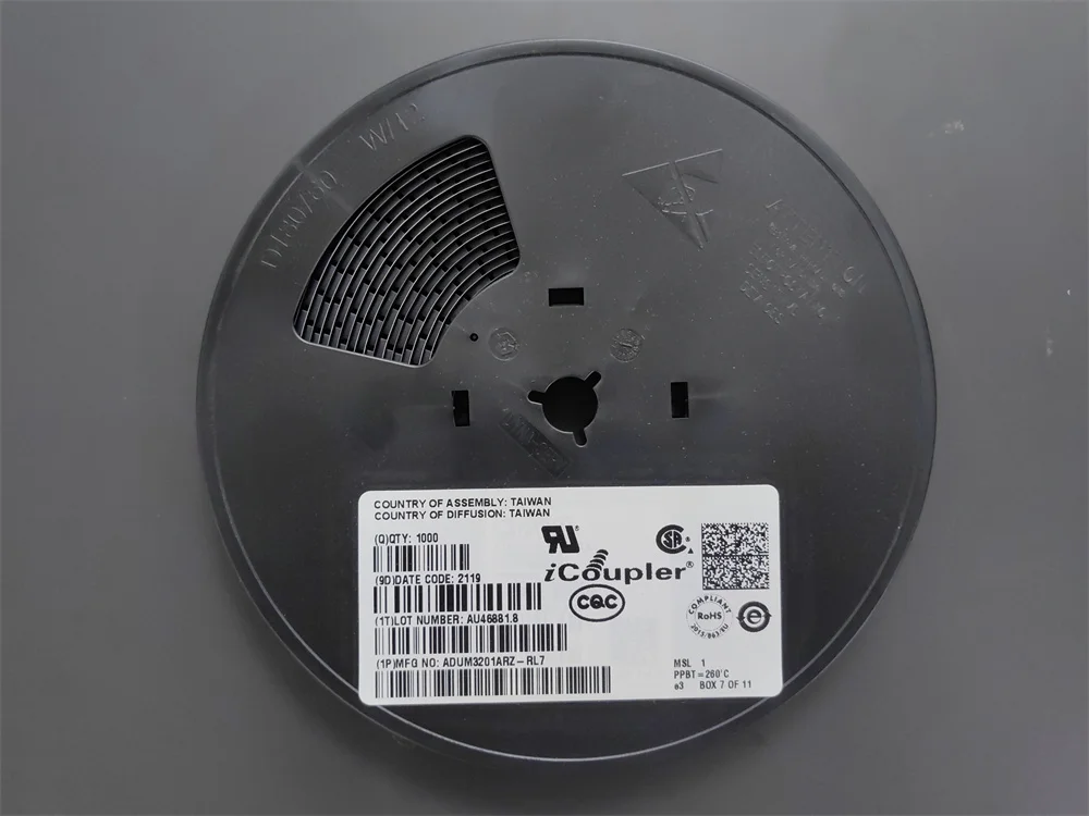 ADUM3201ARZ Tersedia pengiriman 48 jam