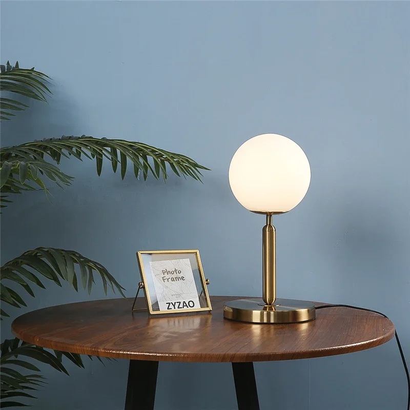 Modern Table Lamps Nordic Bedroom Bedside Creative Glass Ball Decorative Table Lights LED Simple Study Desk Light Send E27 Bulb