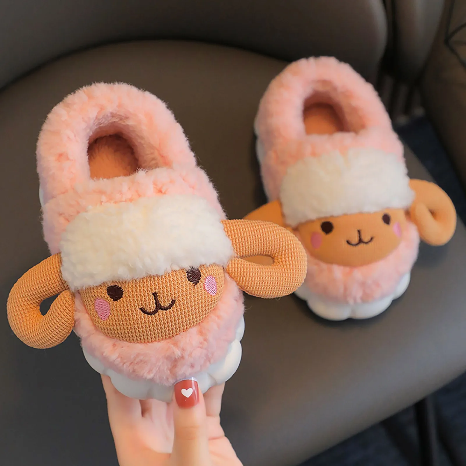 Children's Little Sheep Children's Cotton Slippers Kids Indoor Home Cotton Slippers Lovely Thick Winter Warm Soft Sole Slippers