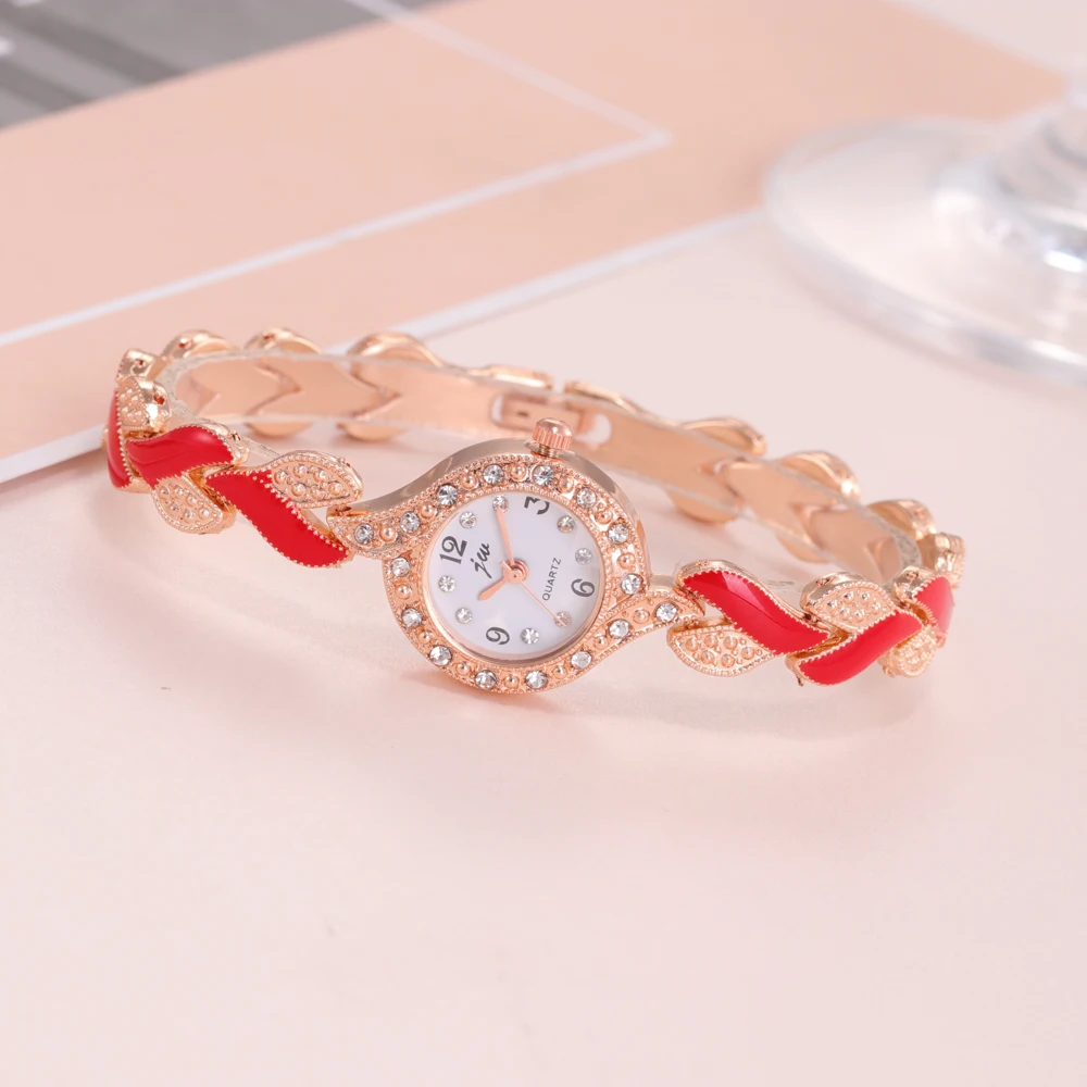 5pcs Set Watch For Women Watches 2023 Fashion Versatile Women\'s Love Watch Band Rhinestone Set Diamond British Wristwatch