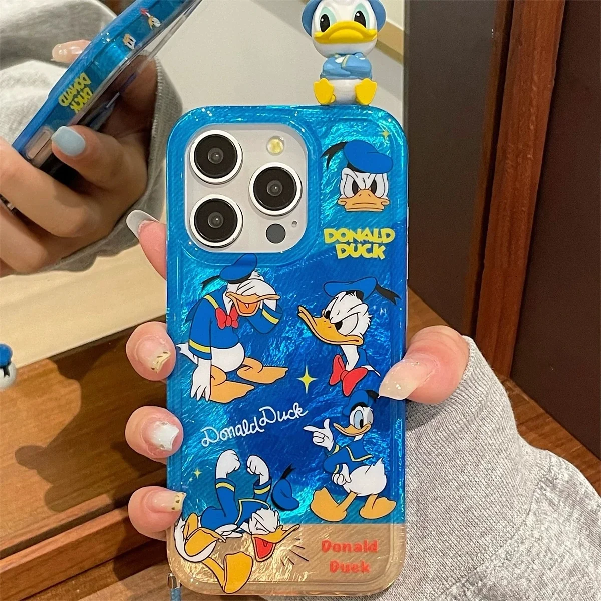 Luxury Water Ripple Cute Cartoon Donald Duck Phone Cover For iPhone 12 13 14 15 16 Pro Max Funny Donald Duck Doll Disney Case