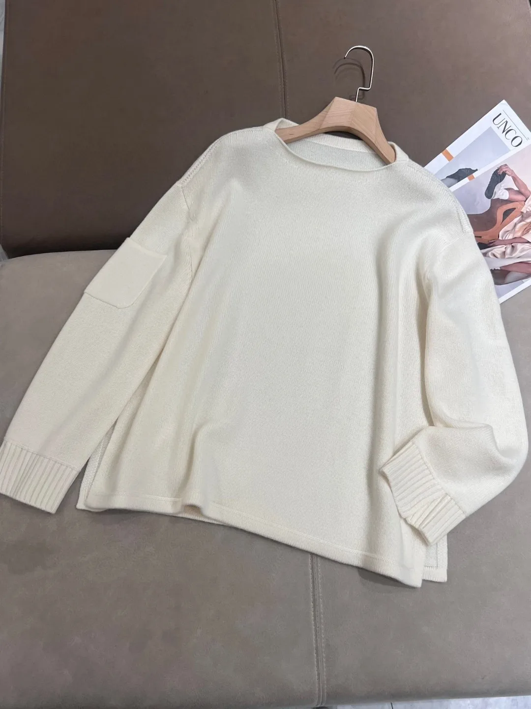 Luxurious high-quality loose fit 100% cashmere sweater